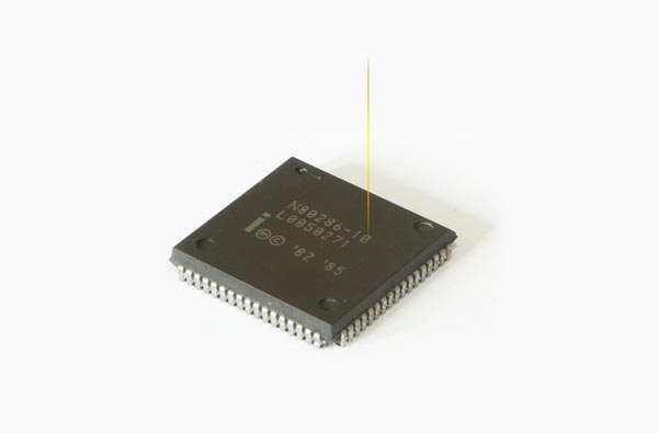 芯片激光打標(biāo)機(jī)的特點(diǎn)、材料以及優(yōu)點(diǎn)