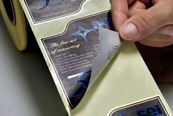 激光模切機跟激光切割機是同一種設(shè)備嗎？(圖3)