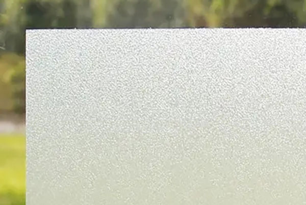 玻璃激光打磨砂跟傳統(tǒng)磨砂工藝有什么不同？